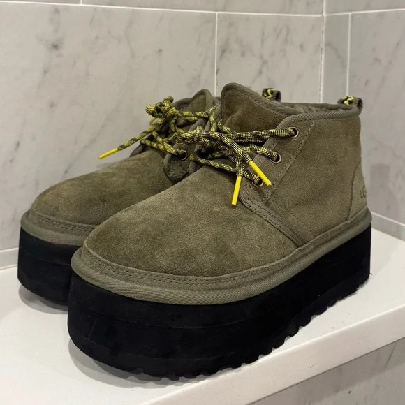 UGG Neumel Heritage Platform Ankle Boot Women’s Size 7 Olive - Picture 1 of 8